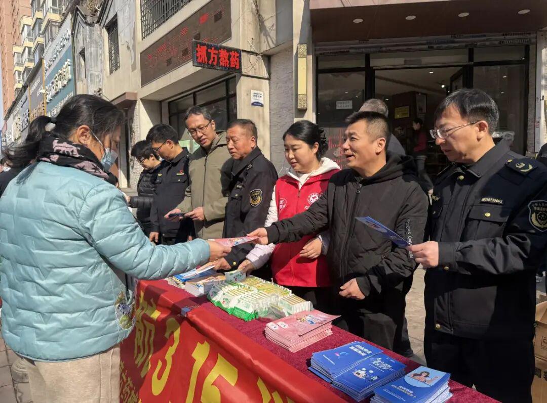 和平区新华街道平安社区：“提升消费品质”3·15国际消费者权益日活动